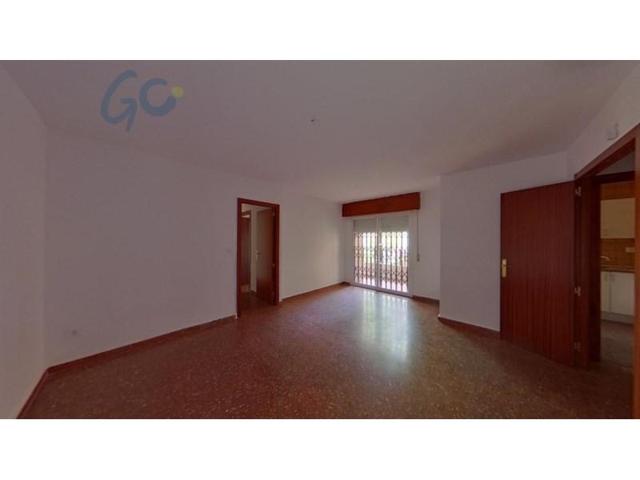 Piso en venta en Granada photo 0