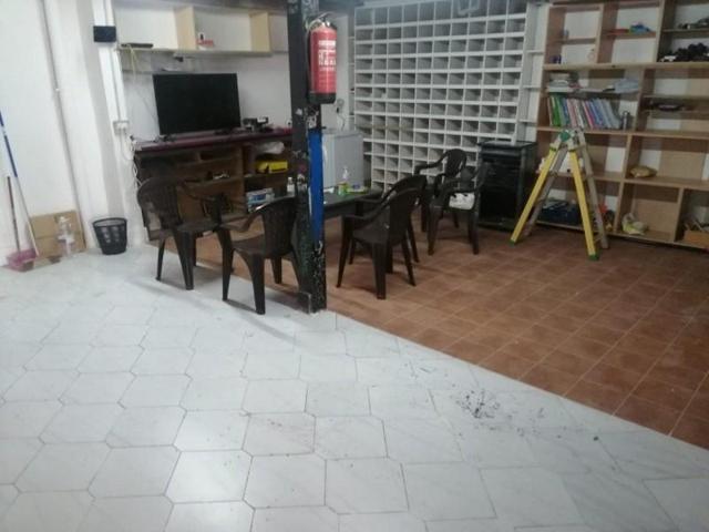 Local comercial en venta en Zamora, Los bloques photo 0