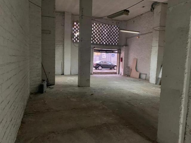 Local comercial en venta en Avilés photo 0