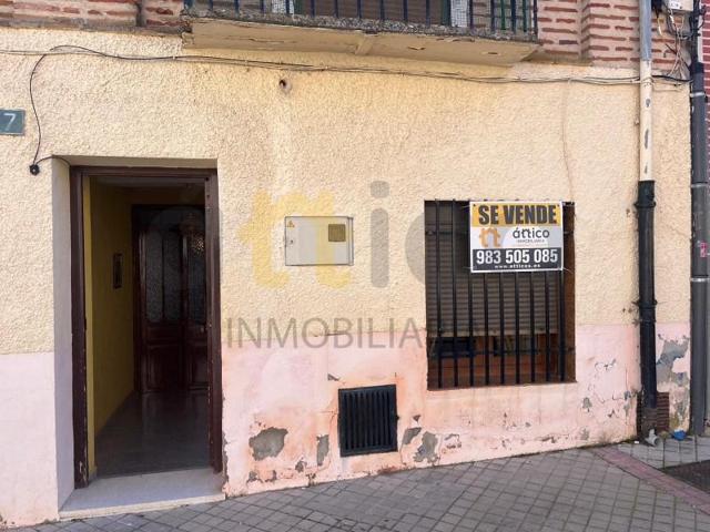 Casas de pueblo en venta en Nava del Rey photo 0