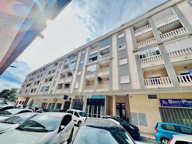 Apartamento en venta en Torrevieja, Centro photo 0