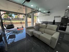 Local comercial en venta en Benidorm photo 0