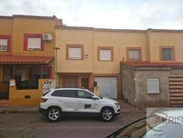 Adosada en venta en Almonacid de Toledo, Calle Guadalajara, 45420 photo 0