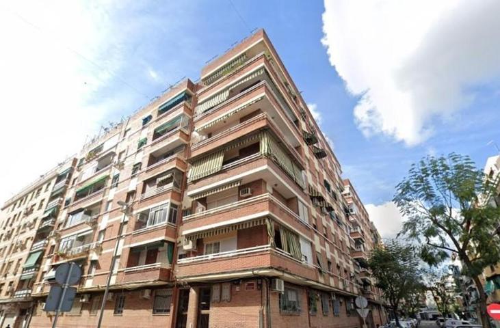 Piso en venta en Córdoba, Av. Barcelona - Viñuela - Rescatado photo 0