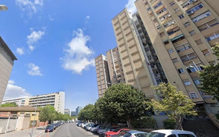 Piso en venta en Cornellà de Llobregat, Sant Ildefons photo 0