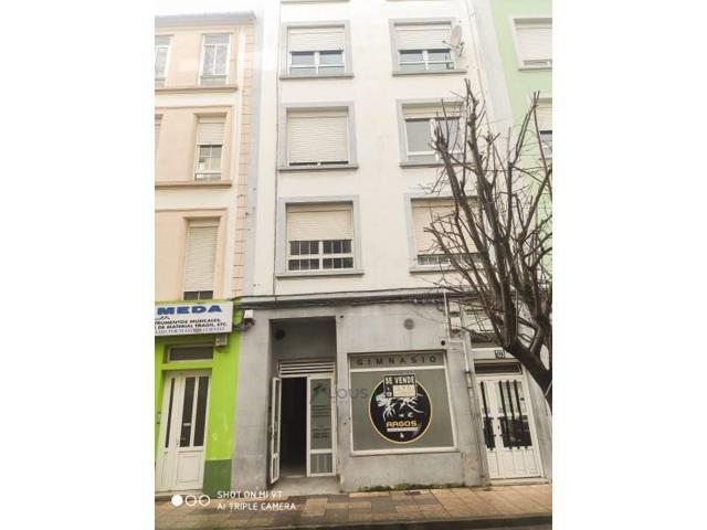 Local comercial en venta en Lugo photo 0