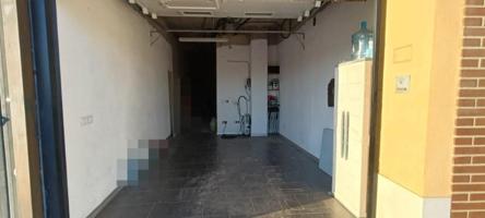 Local comercial en venta en Carlet, Zona colegio san bernat photo 0