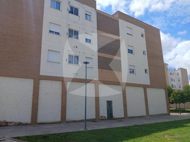 Local comercial en venta en Badajoz, Los Montitos photo 0