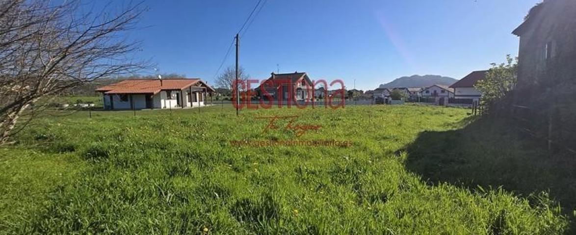 Terreno en venta en Arnuero, Castillo photo 0