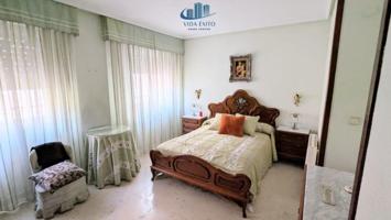 Piso en venta en Jaén, Catedral photo 0