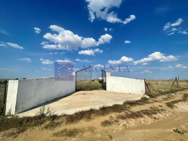 Casa con terreno en venta en Sierra de Fuentes photo 0