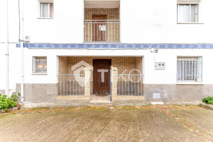 Casa con terreno en venta en Bohonal de Ibor photo 0