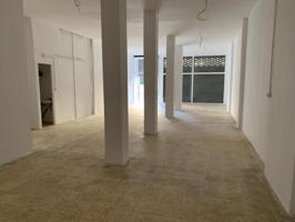 Local comercial en venta en Montcada i Reixac, La Ribera photo 0