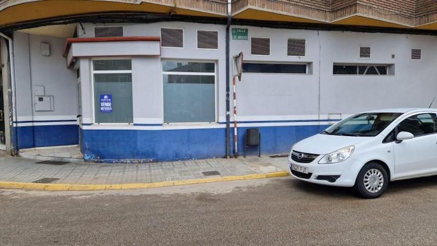Local comercial en venta en Ponferrada, Alta photo 0