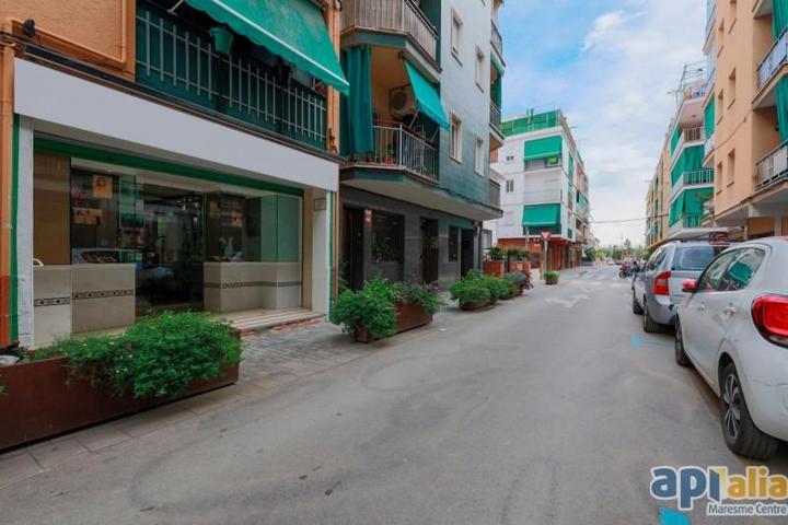 Local comercial en venta en Premià de Dalt, Cotet photo 0