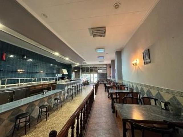 Local comercial en venta en Avilés, Avilés photo 0