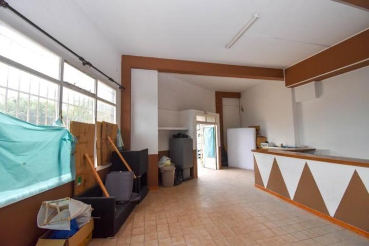 Local comercial en venta en Oleiros, Oleiros photo 0