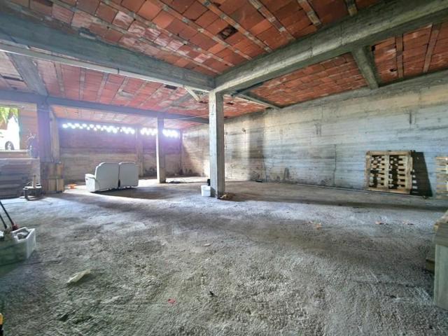 Local comercial en venta en Oleiros, Santa cristina photo 0