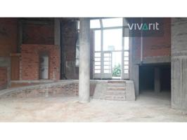 Local comercial en venta en Carral photo 0