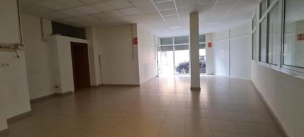 Local comercial en venta en Riudoms, Centro pueblo photo 0