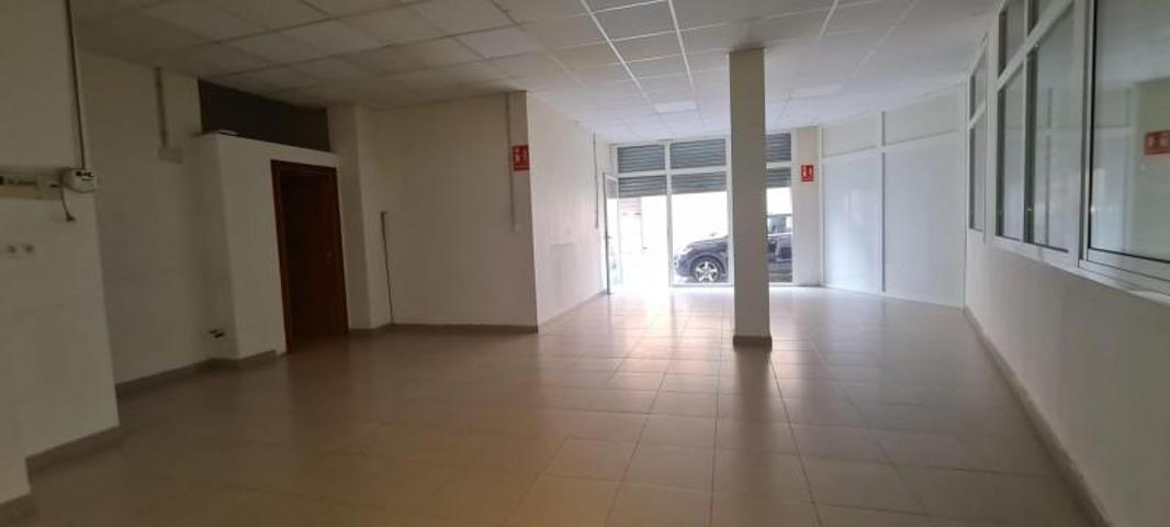 Local comercial en venta en Riudoms, Centro pueblo photo 0