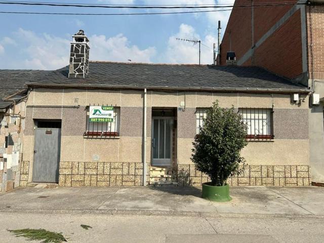 Casas de pueblo en venta en Ponferrada, Fuentes nuevas photo 0