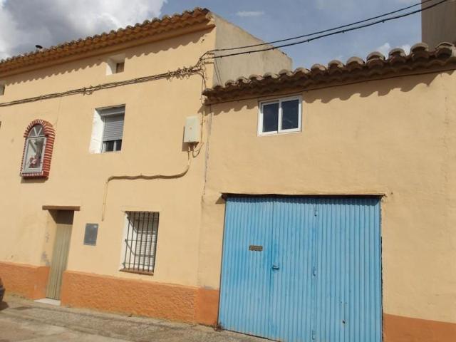 Casas de pueblo en venta en Monreal del Campo, Aragon photo 0