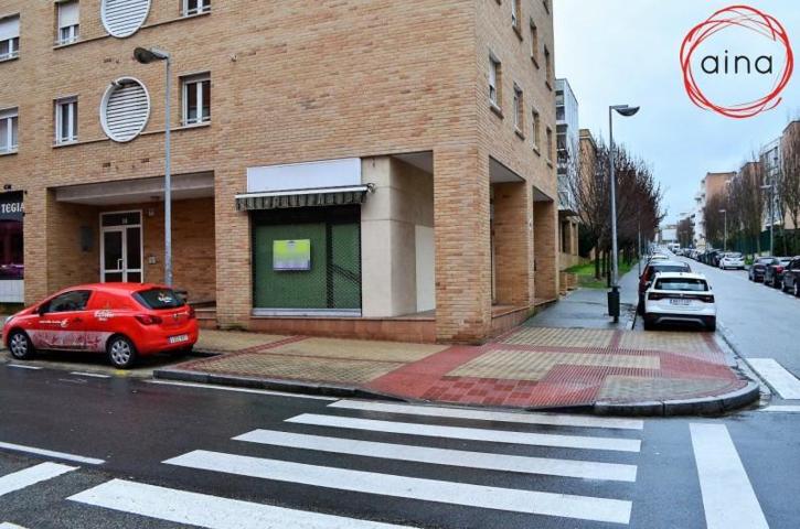 Local comercial en venta en Pamplona, Mendillorri photo 0