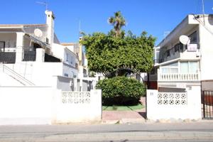 Bungalow en venta en Torrevieja, Calas blanca photo 0
