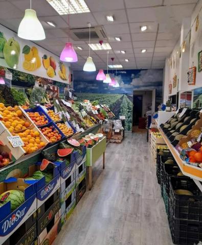 Local comercial en venta en Zaragoza, Romareda photo 0