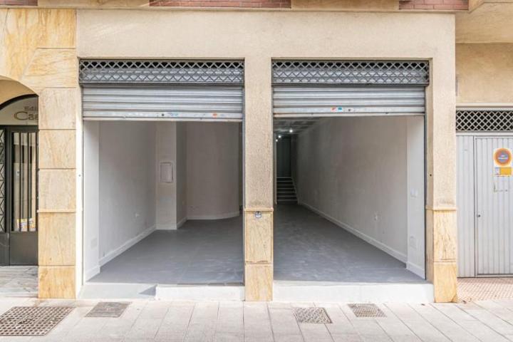 Local comercial en venta en Albolote, Albolote photo 0