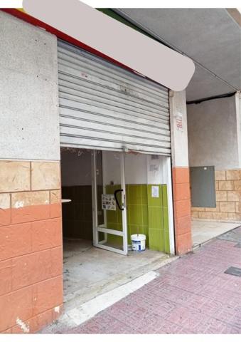 Local comercial en venta en Torrevieja, Habaneras photo 0