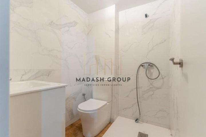 Piso en venta en Reus, Llevant photo 0