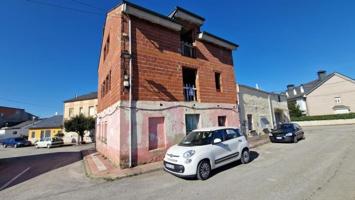 Casa en venta en Cacabelos, * centro photo 0