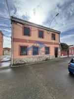Chalet en venta en Sahagún, Calle Doce de Junio, 24320 photo 0