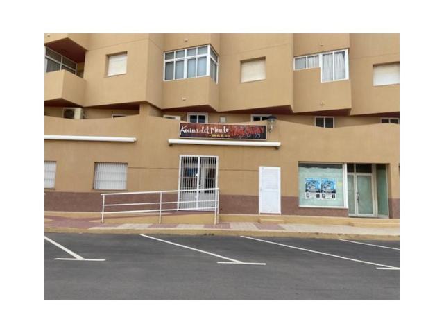 Local comercial en venta en La Manga del Mar Menor photo 0