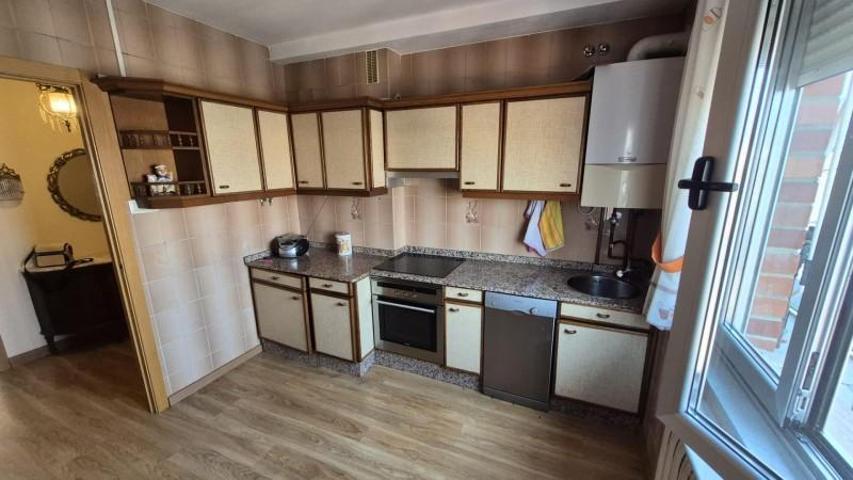 Piso en venta en Ponferrada, Barrio de los judios photo 0