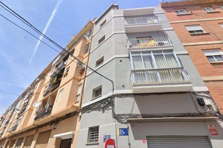 Piso en venta en Valencia, Benicalap photo 0