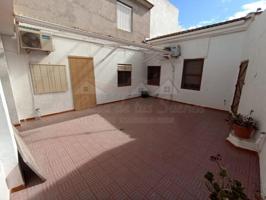 Casa en venta en Sax photo 0