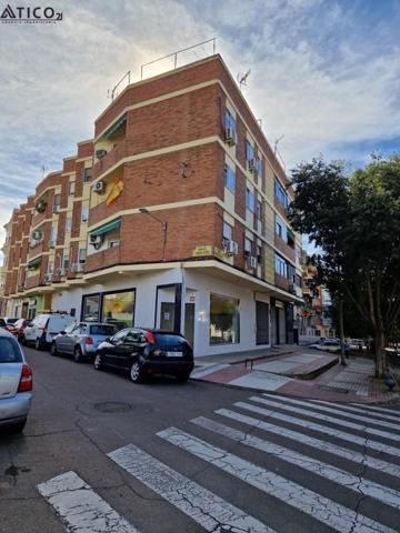 Local comercial en venta en Badajoz, San Roque photo 0