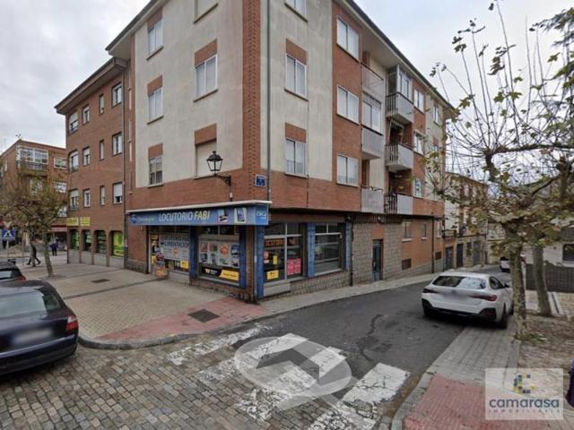 Local comercial en venta en Ávila photo 0