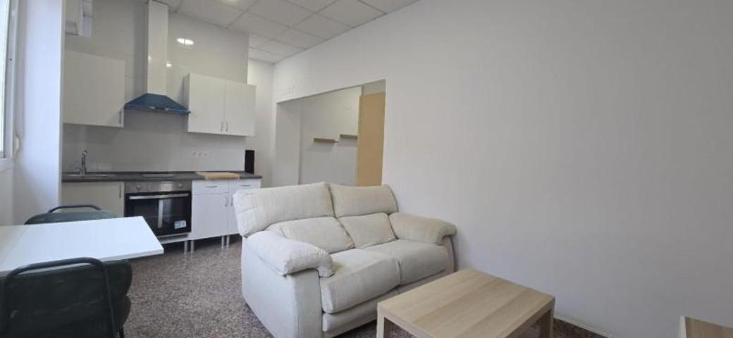 Apartamento en venta en Badajoz, Pardaleras photo 0