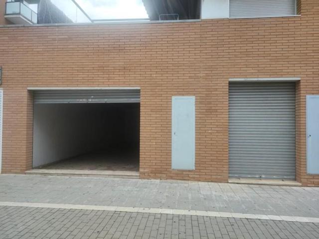 Local comercial en venta en Abrera, Centro photo 0