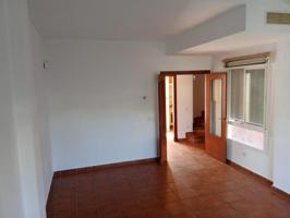 Adosada en venta en Villamanrique de la Condesa, Andalucia photo 0