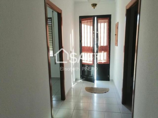 Adosada en venta en Montijo photo 0