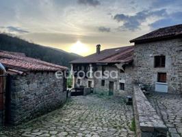 Casa en venta en Cabuérniga, Bárcena Mayor photo 0