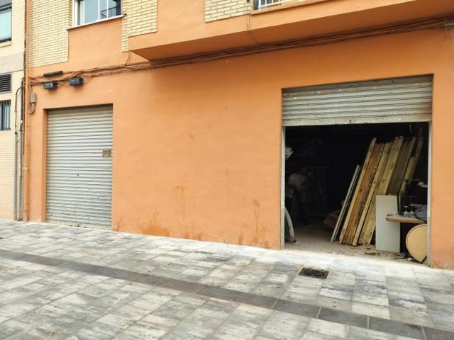 Local comercial en venta en Valencia, Torrefiel photo 0