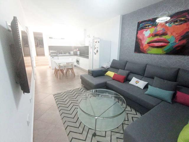 Apartamento en venta en Valdepeñas, Calle Escuelas photo 0