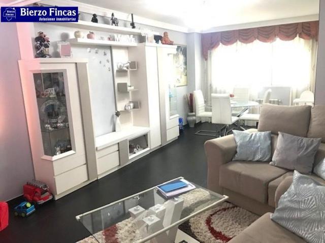 Apartamento en venta en Ponferrada, Flores del sil photo 0