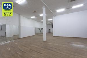 Local comercial en venta en Torrelavega, Centro photo 0